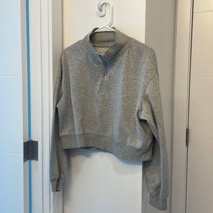 Cropped Grey H&M Sweatshirt